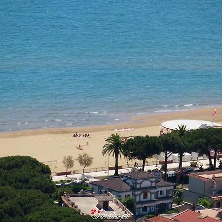 Domus Hotel Terracina Buitenkant foto